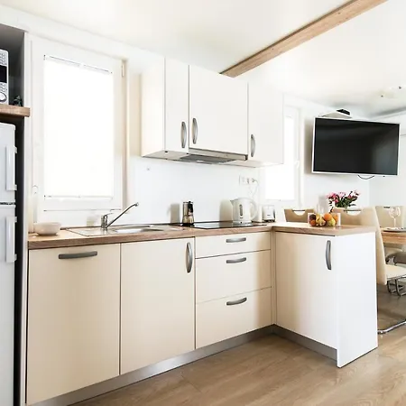 Marina Luxury Houseboat Olive *