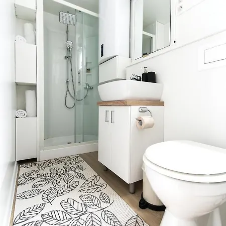 Marina Luxury Houseboat Olive 度假居 *